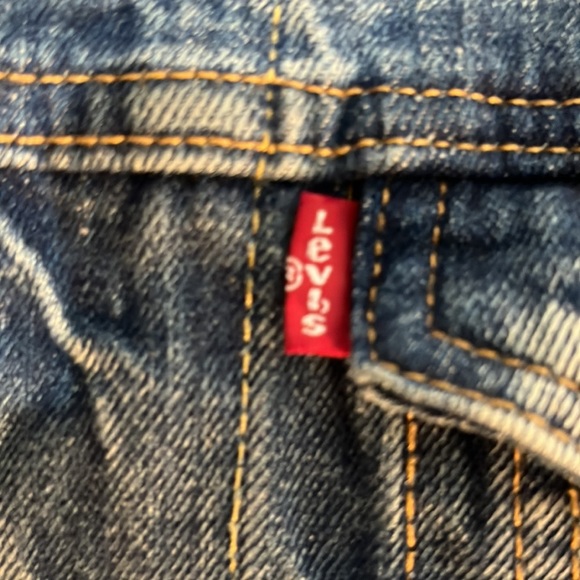 Levi’s Trucker Jacket - Picture 2 of 3